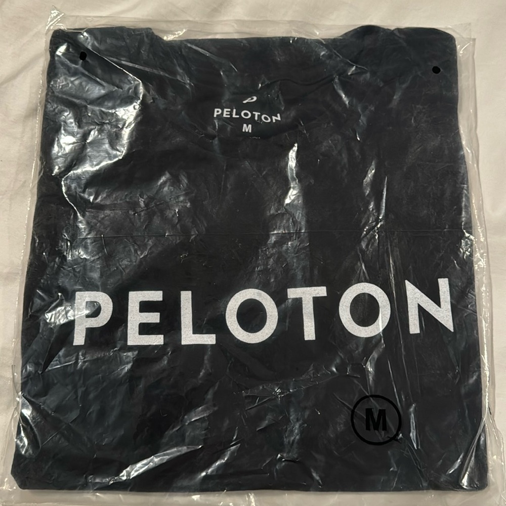 New in Bag! Peloton 100 Ride T Shirt